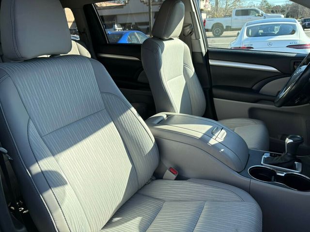 2017 Toyota Highlander LocalTrade/LE/V6/AWD/DynamicRadarCruiseControl/BackupCamera - 22951303 - 28