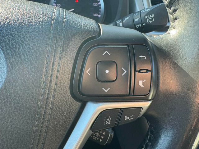 2017 Toyota Highlander LocalTrade/LE/V6/AWD/DynamicRadarCruiseControl/BackupCamera - 22951303 - 32
