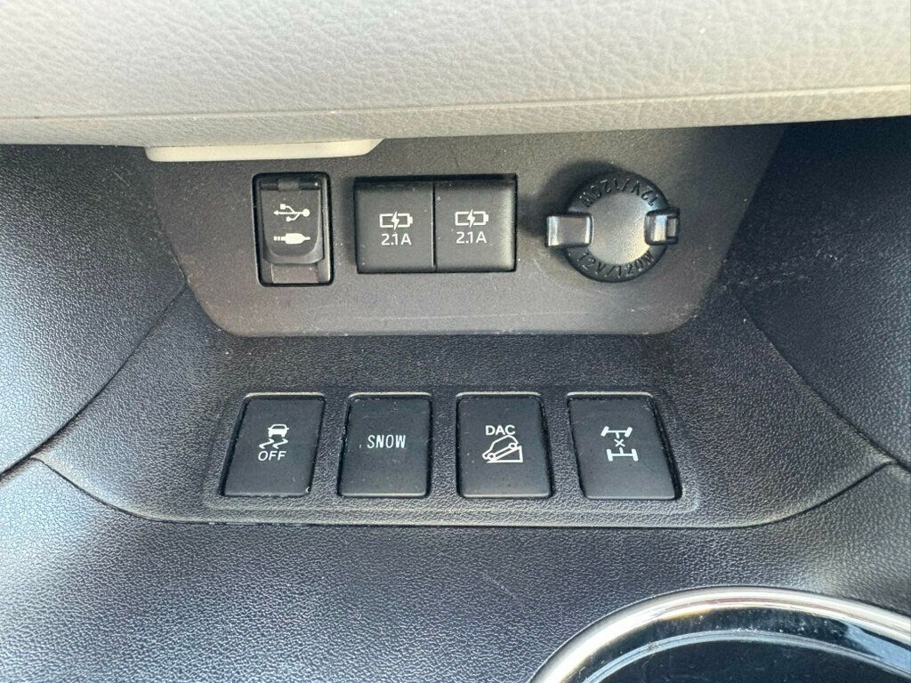 2017 Toyota Highlander LocalTrade/LE/V6/AWD/DynamicRadarCruiseControl/BackupCamera - 22951303 - 37