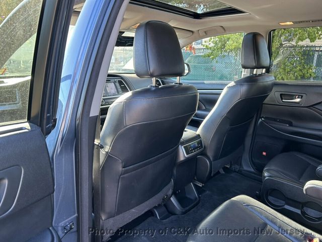 2017 Toyota Highlander NAVI SYS! BACK-UP CAMERA! 2ND ROW BUCKET SEATS! HTD FRONT SEATS - 23097448 - 30