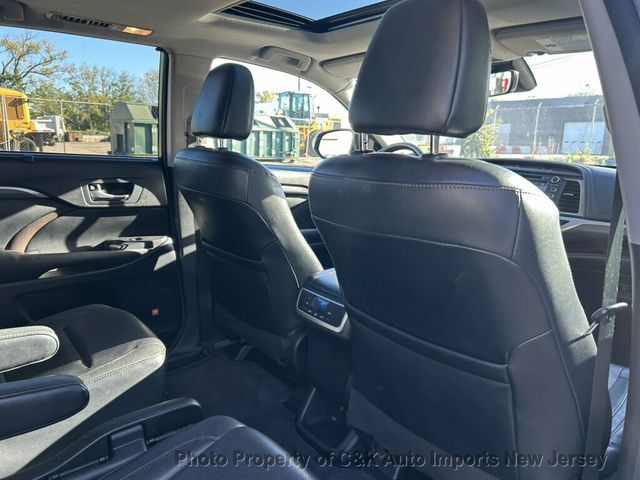 2017 Toyota Highlander NAVI SYS! BACK-UP CAMERA! 2ND ROW BUCKET SEATS! HTD FRONT SEATS - 23097448 - 32