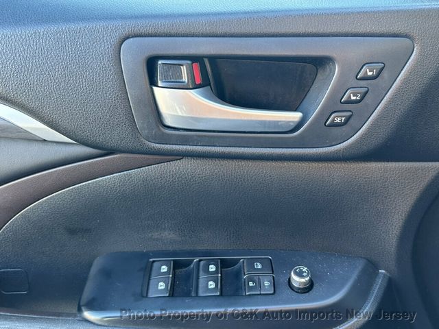 2017 Toyota Highlander NAVI SYS! BACK-UP CAMERA! 2ND ROW BUCKET SEATS! HTD FRONT SEATS - 23097448 - 50