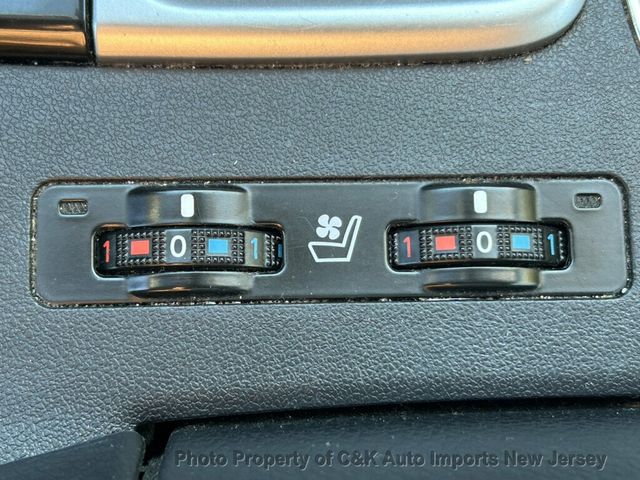 2017 Toyota Highlander NAVI SYS! BACK-UP CAMERA! 2ND ROW BUCKET SEATS! HTD FRONT SEATS - 23097448 - 52