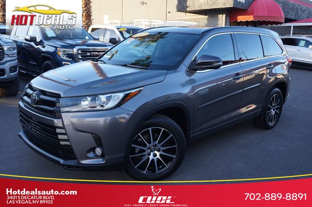2017 Toyota Highlander SE, THIRD ROW SEATING, LEATHER SEATS, MOON ROOF - 22960405 - 0