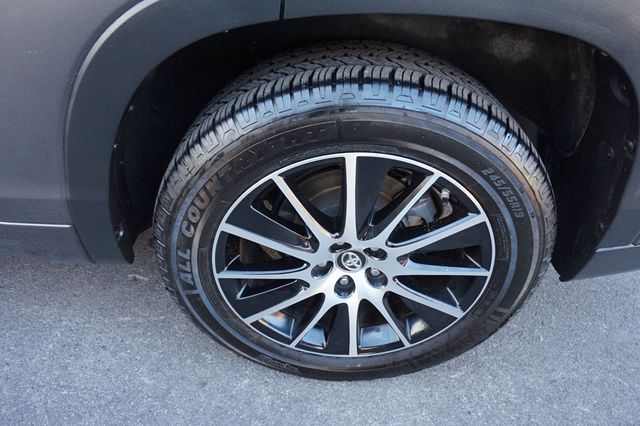 2017 Toyota Highlander SE, THIRD ROW SEATING, LEATHER SEATS, MOON ROOF - 22960405 - 13