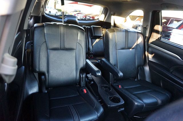 2017 Toyota Highlander SE, THIRD ROW SEATING, LEATHER SEATS, MOON ROOF - 22960405 - 22