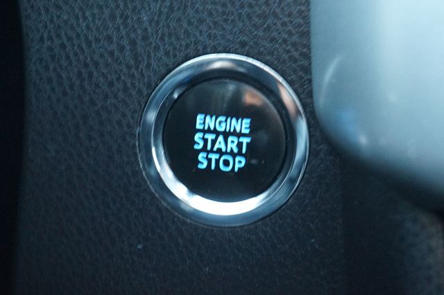 2017 Toyota Highlander SE, THIRD ROW SEATING, LEATHER SEATS, MOON ROOF - 22960405 - 28