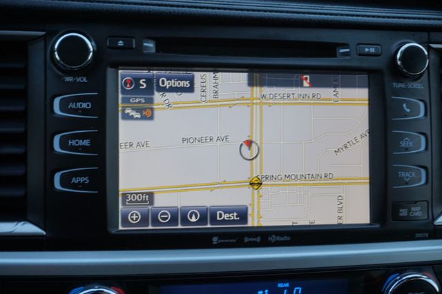 2017 Toyota Highlander SE, THIRD ROW SEATING, LEATHER SEATS, MOON ROOF - 22960405 - 34