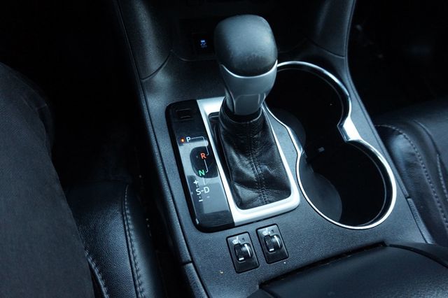 2017 Toyota Highlander SE, THIRD ROW SEATING, LEATHER SEATS, MOON ROOF - 22960405 - 38