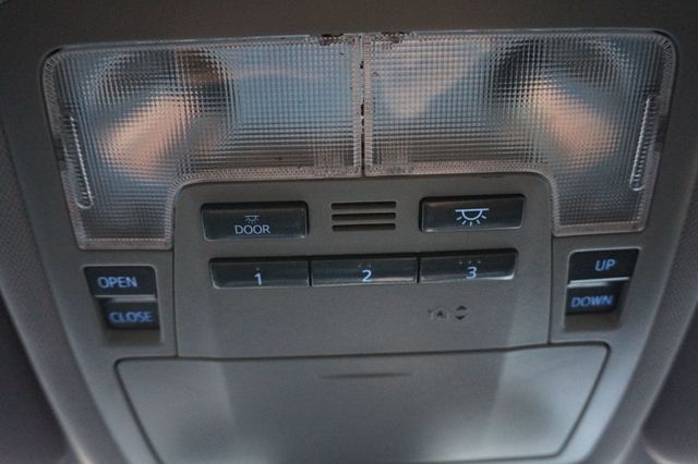 2017 Toyota Highlander SE, THIRD ROW SEATING, LEATHER SEATS, MOON ROOF - 22960405 - 40