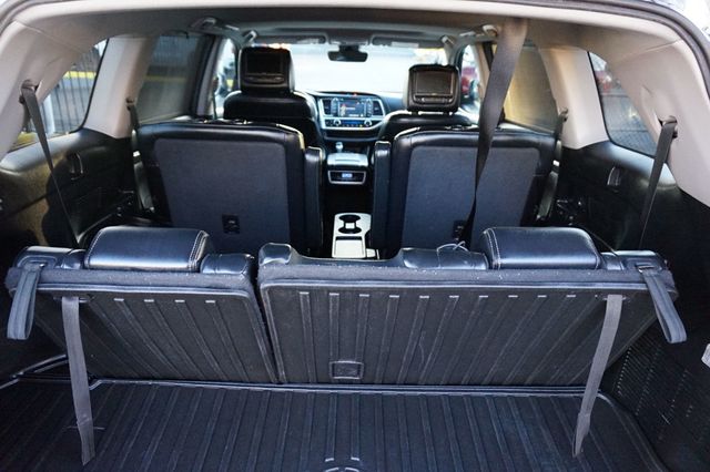 2017 Toyota Highlander SE, THIRD ROW SEATING, LEATHER SEATS, MOON ROOF - 22960405 - 8