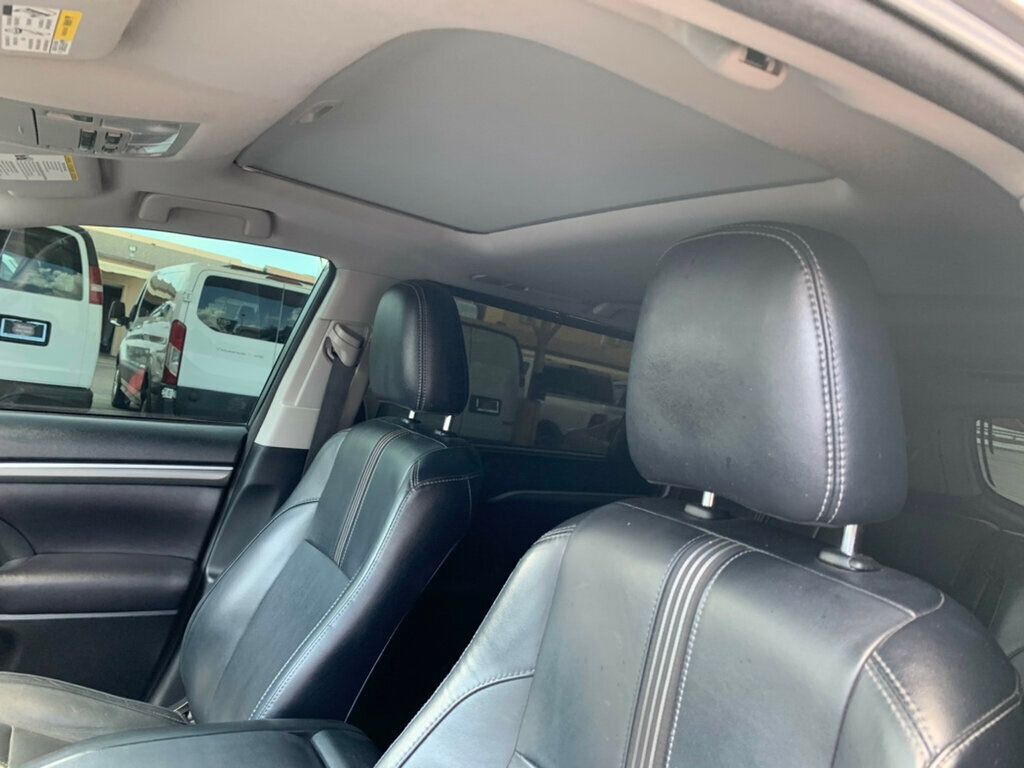 2017 Toyota Highlander SE photo 17