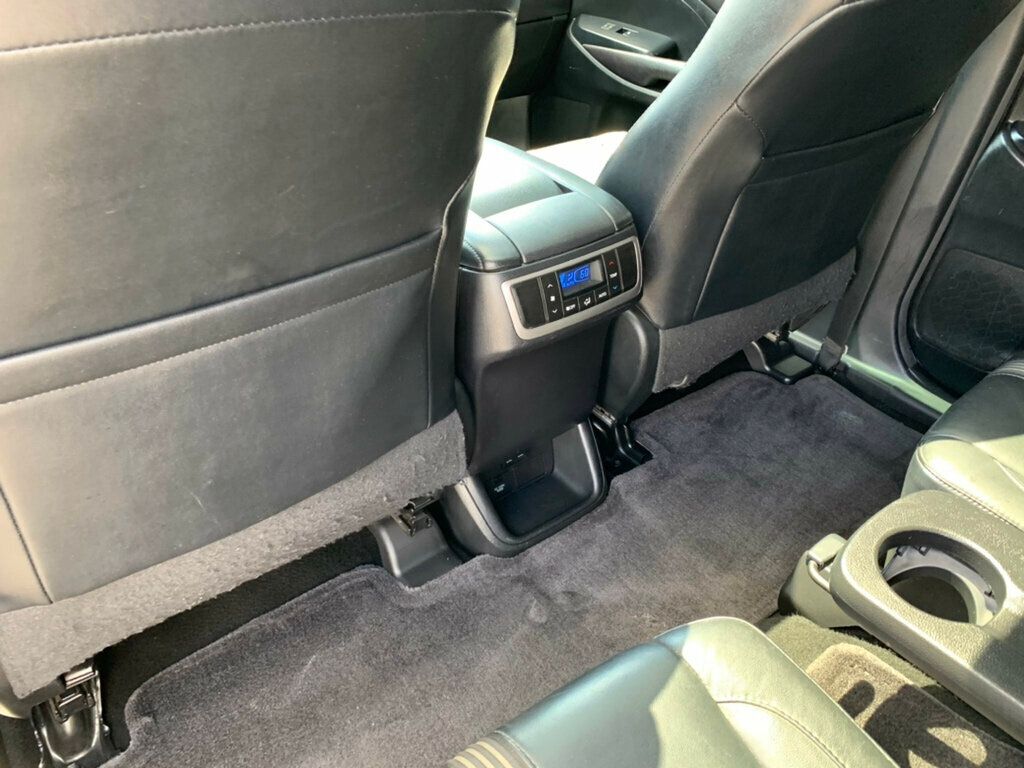 2017 Toyota Highlander SE photo 27