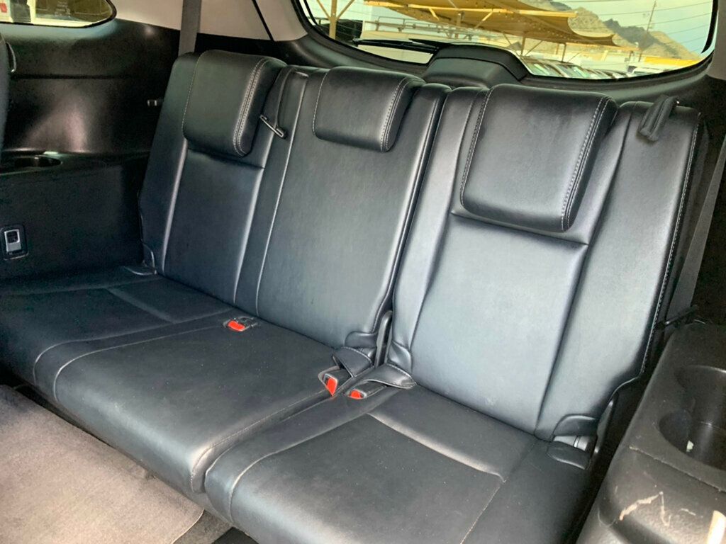 2017 Toyota Highlander SE photo 29