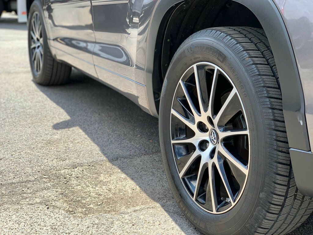 2017 Toyota Highlander SE photo 52