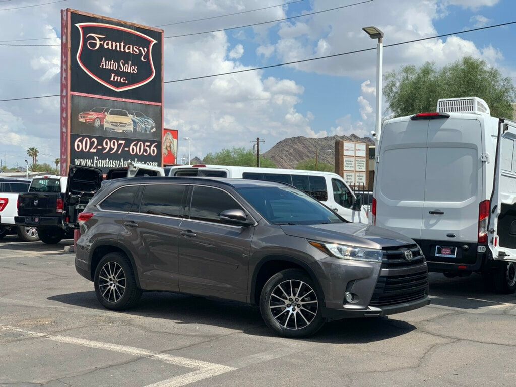 2017 Toyota Highlander SE photo 5