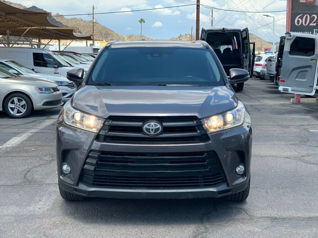 2017 Toyota Highlander SE photo 6
