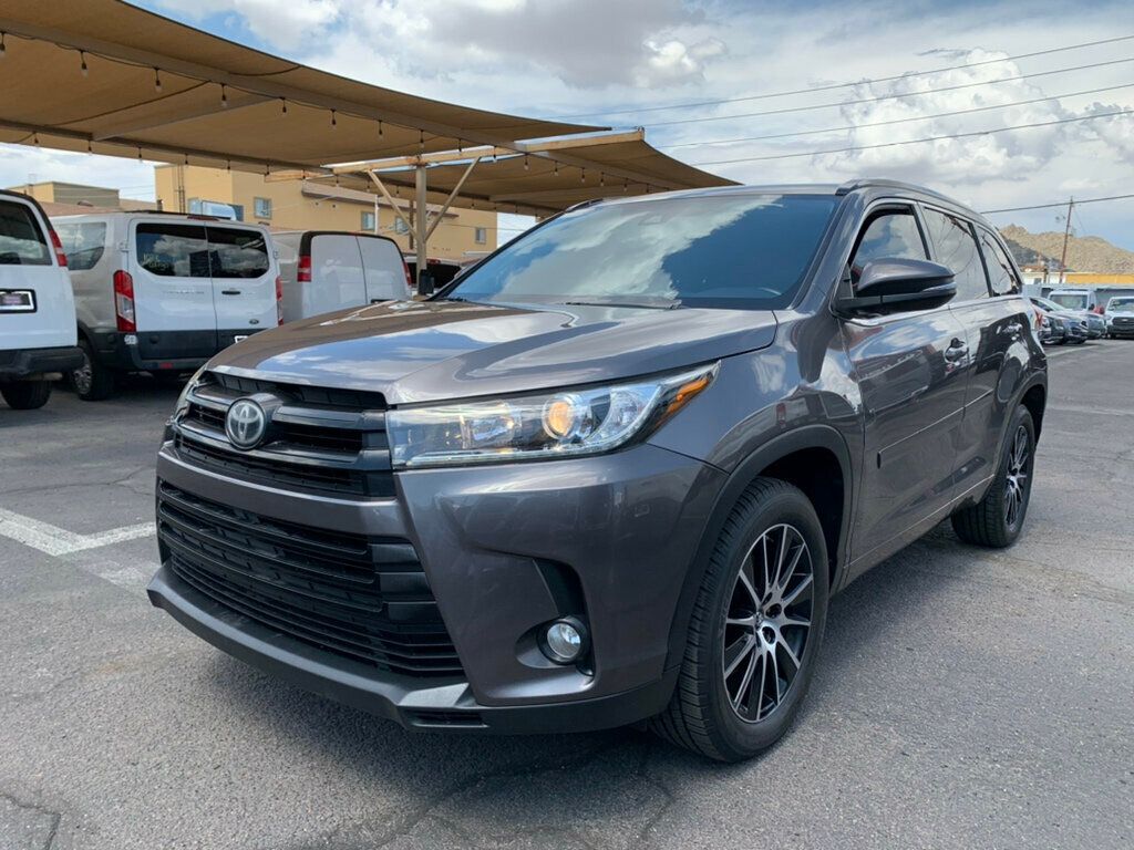 2017 Toyota Highlander SE photo 8