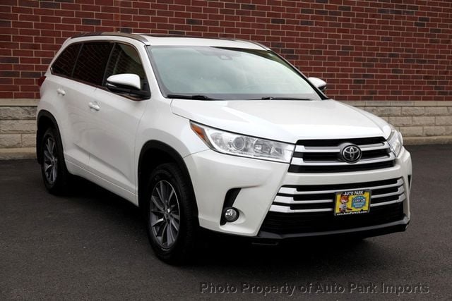 2017 Toyota Highlander XLE V6 AWD - 22777451 - 15