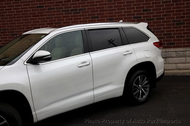 2017 Toyota Highlander XLE V6 AWD - 22777451 - 5