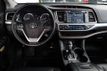 2017 TOYOTA HIGHLANDER XLE V6 AWD - 22938358 - 21