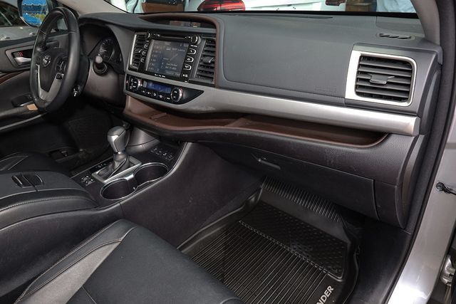 2017 TOYOTA HIGHLANDER XLE V6 AWD - 22938358 - 23