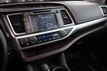 2017 TOYOTA HIGHLANDER XLE V6 AWD - 22938358 - 25