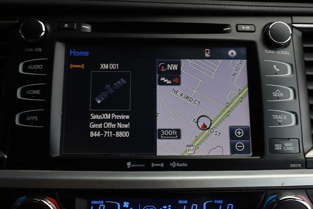 2017 TOYOTA HIGHLANDER XLE V6 AWD - 22938358 - 26