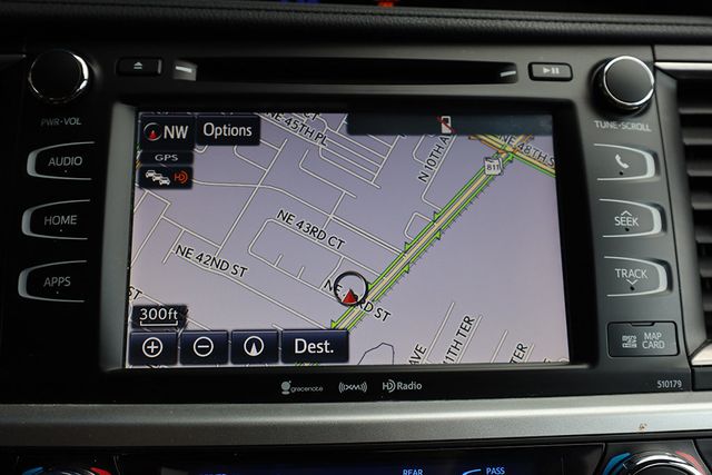 2017 TOYOTA HIGHLANDER XLE V6 AWD - 22938358 - 28