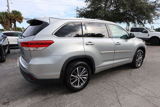 2017 TOYOTA HIGHLANDER XLE V6 AWD - 22938358 - 6