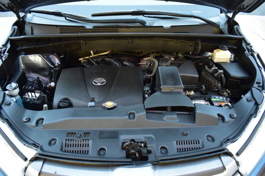 2017 Toyota Highlander XLE V6 AWD - 22937665 - 11