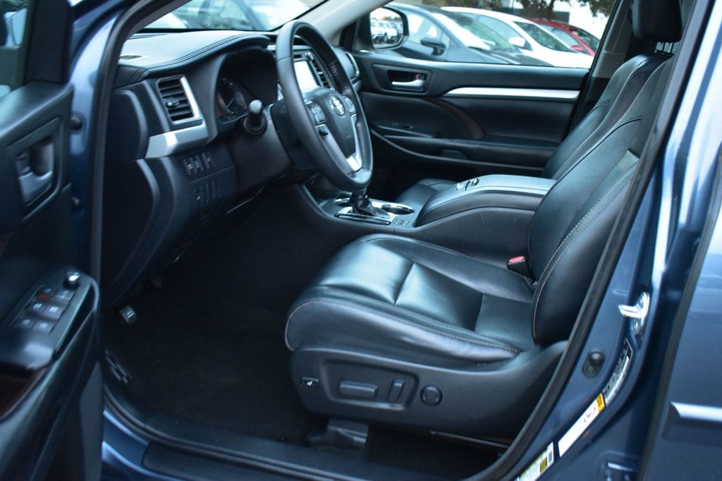 2017 Toyota Highlander XLE V6 AWD - 22937665 - 15