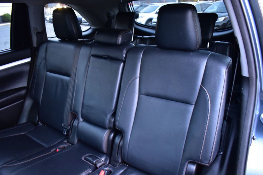 2017 Toyota Highlander XLE V6 AWD - 22937665 - 20