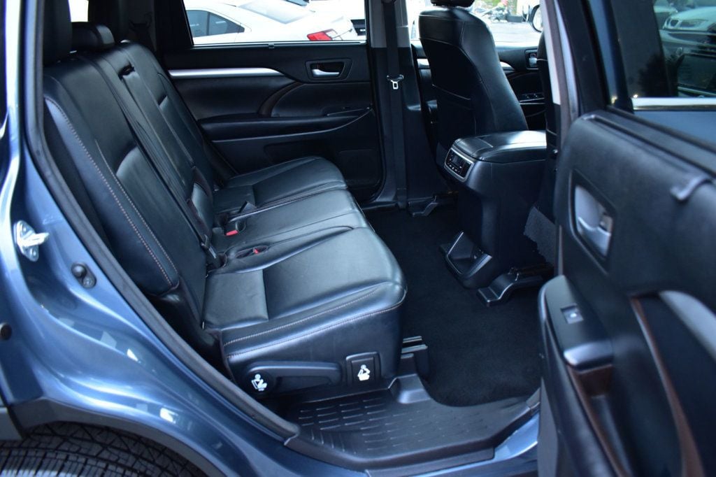 2017 Toyota Highlander XLE V6 AWD - 22937665 - 22