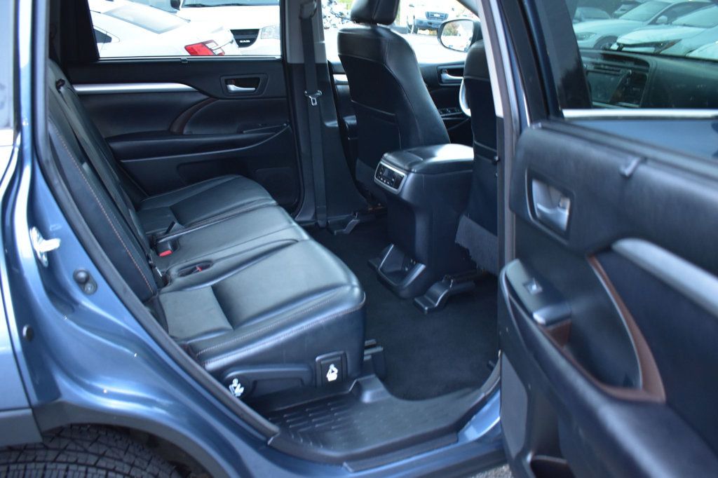 2017 Toyota Highlander XLE V6 AWD - 22937665 - 24