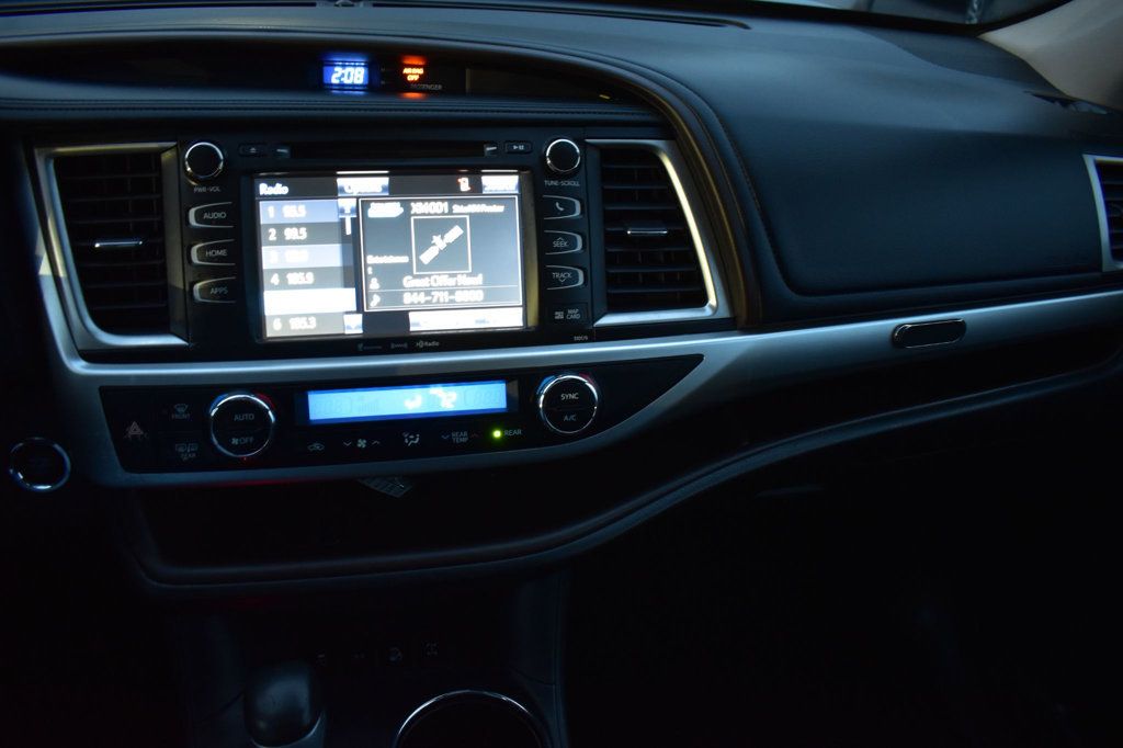 2017 Toyota Highlander XLE V6 AWD - 22937665 - 43