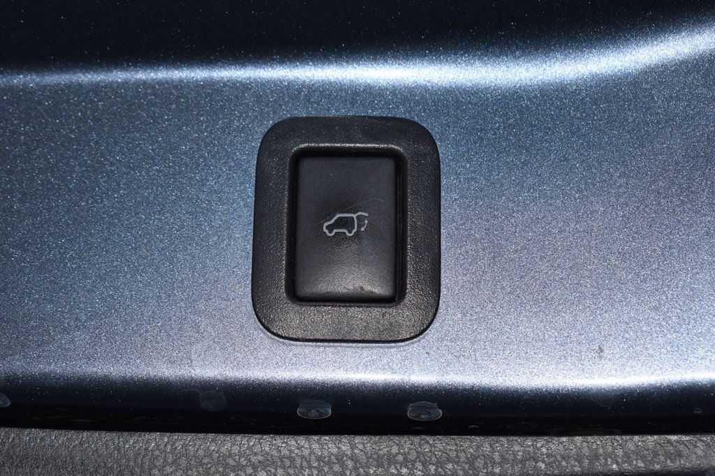 2017 Toyota Highlander XLE V6 AWD - 22937665 - 49