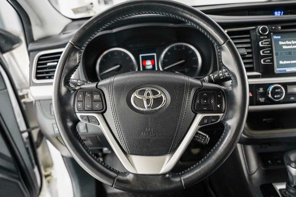 2017 Toyota Highlander XLE V6 AWD - 22417175 - 25
