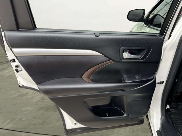 2017 Toyota Highlander XLE V6 AWD - 22963914 - 11