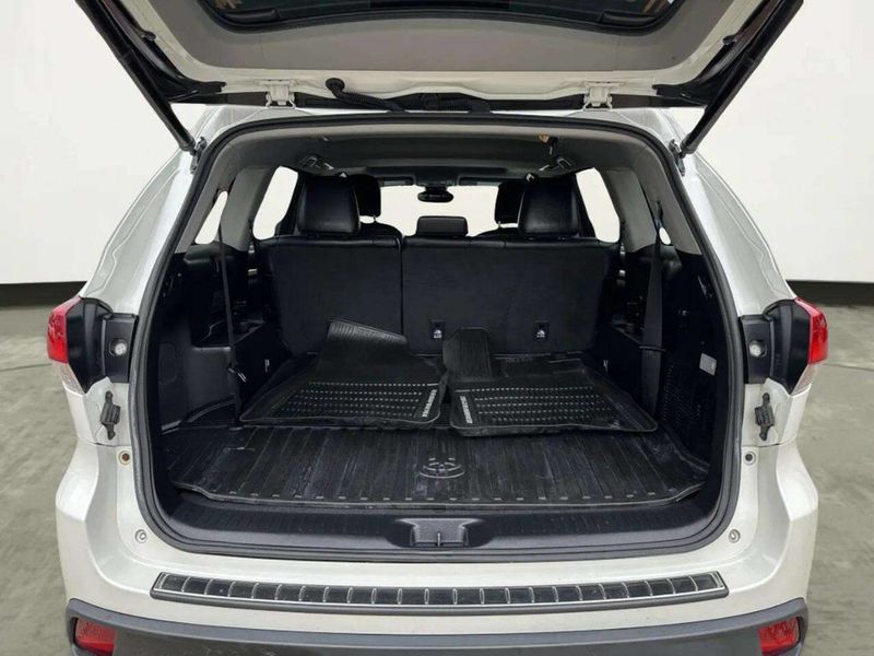 2017 Toyota Highlander XLE V6 AWD - 22963914 - 12