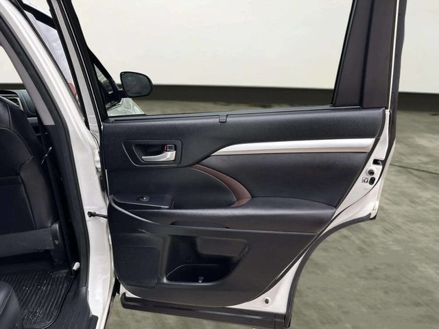 2017 Toyota Highlander XLE V6 AWD - 22963914 - 14