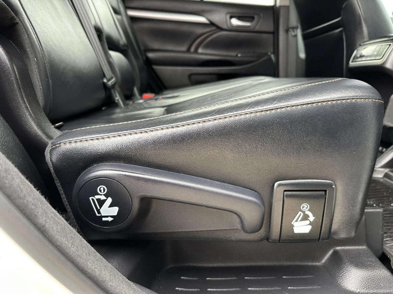 2017 Toyota Highlander XLE V6 AWD - 22963914 - 15