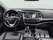 2017 Toyota Highlander XLE V6 AWD - 22963914 - 19