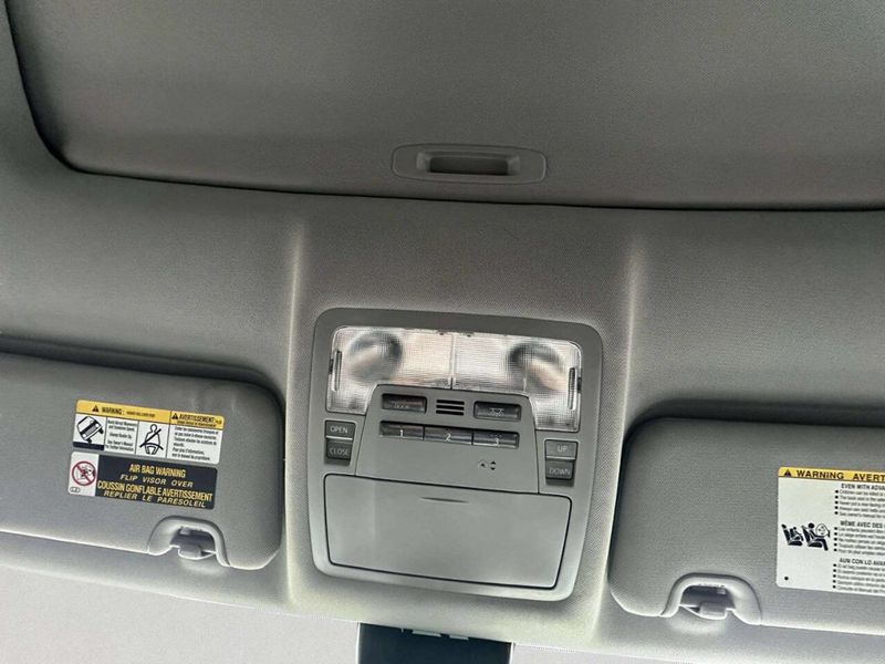 2017 Toyota Highlander XLE V6 AWD - 22963914 - 25