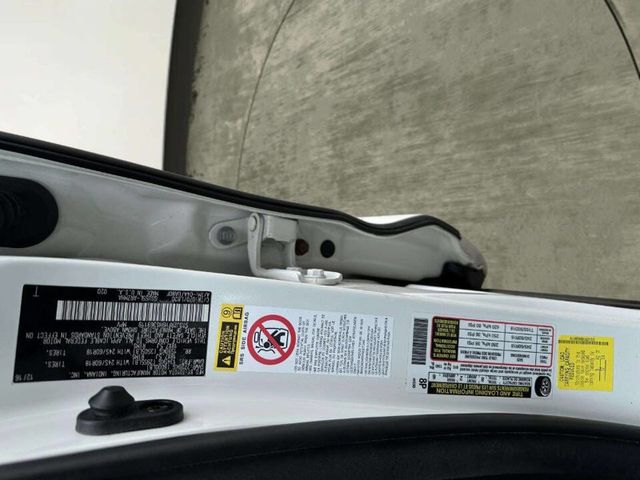 2017 Toyota Highlander XLE V6 AWD - 22963914 - 30