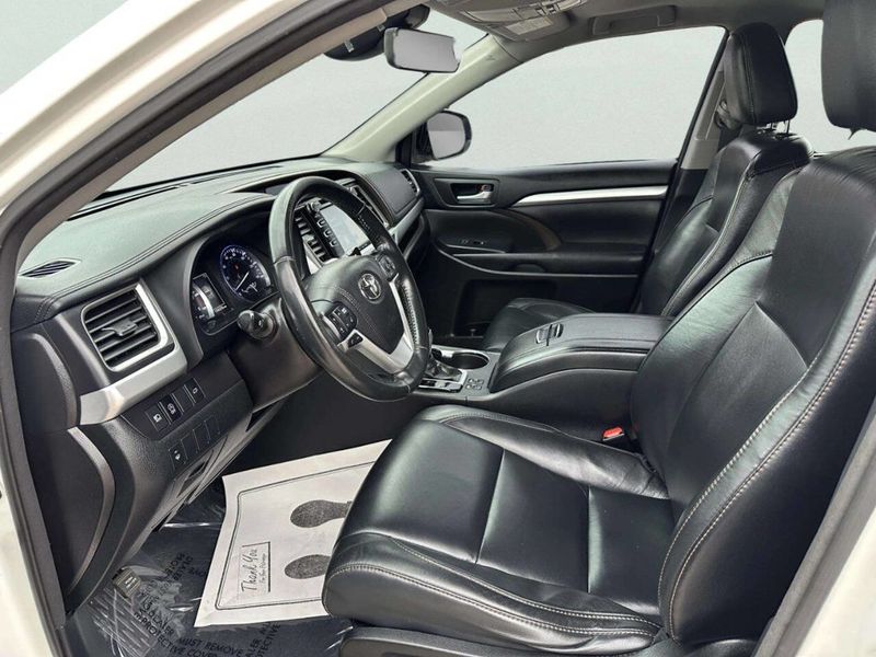2017 Toyota Highlander XLE V6 AWD - 22963914 - 8