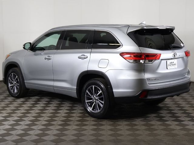 2017 Toyota Highlander XLE V6 AWD - 22944829 - 10