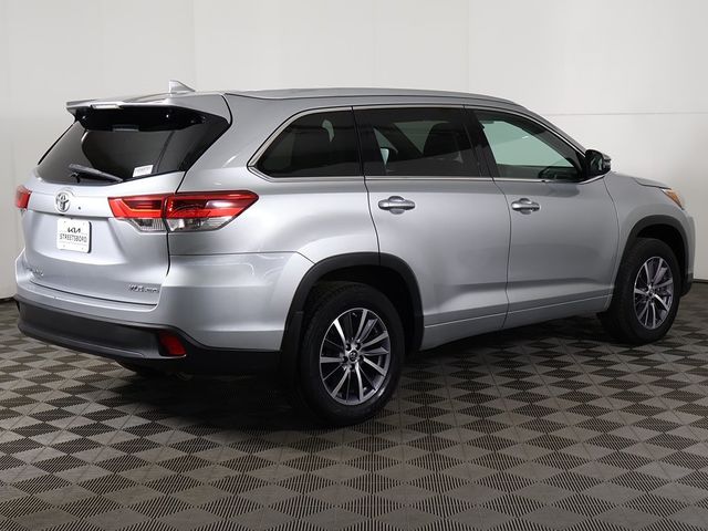 2017 Toyota Highlander XLE V6 AWD - 22944829 - 11