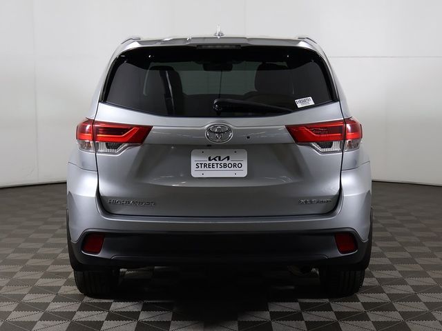 2017 Toyota Highlander XLE V6 AWD - 22944829 - 13