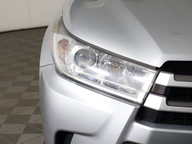 2017 Toyota Highlander XLE V6 AWD - 22944829 - 14